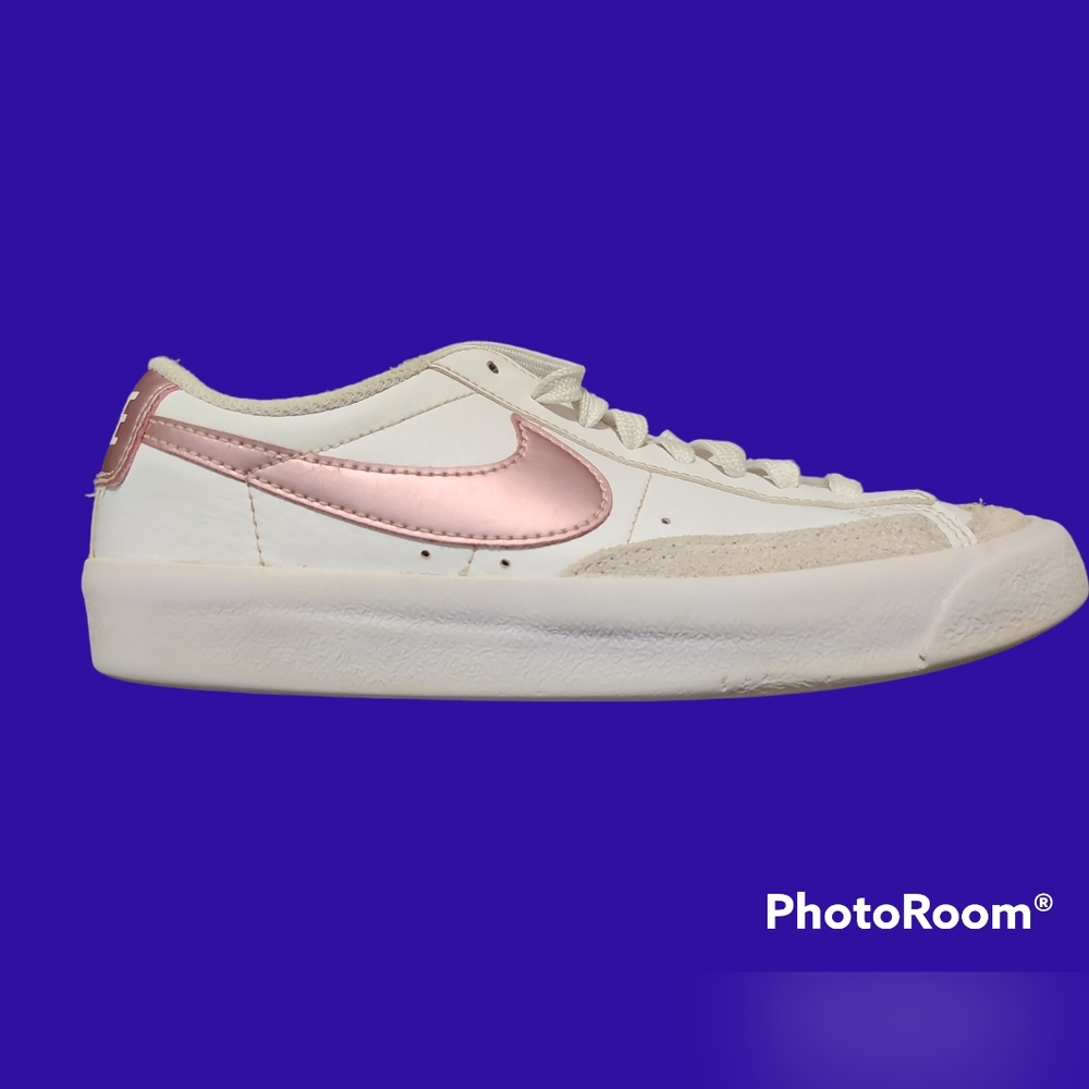 SALE! The Nike Blazer Low '77 "White/Pink Glaze" Girls' Shoe size US 4.5Y